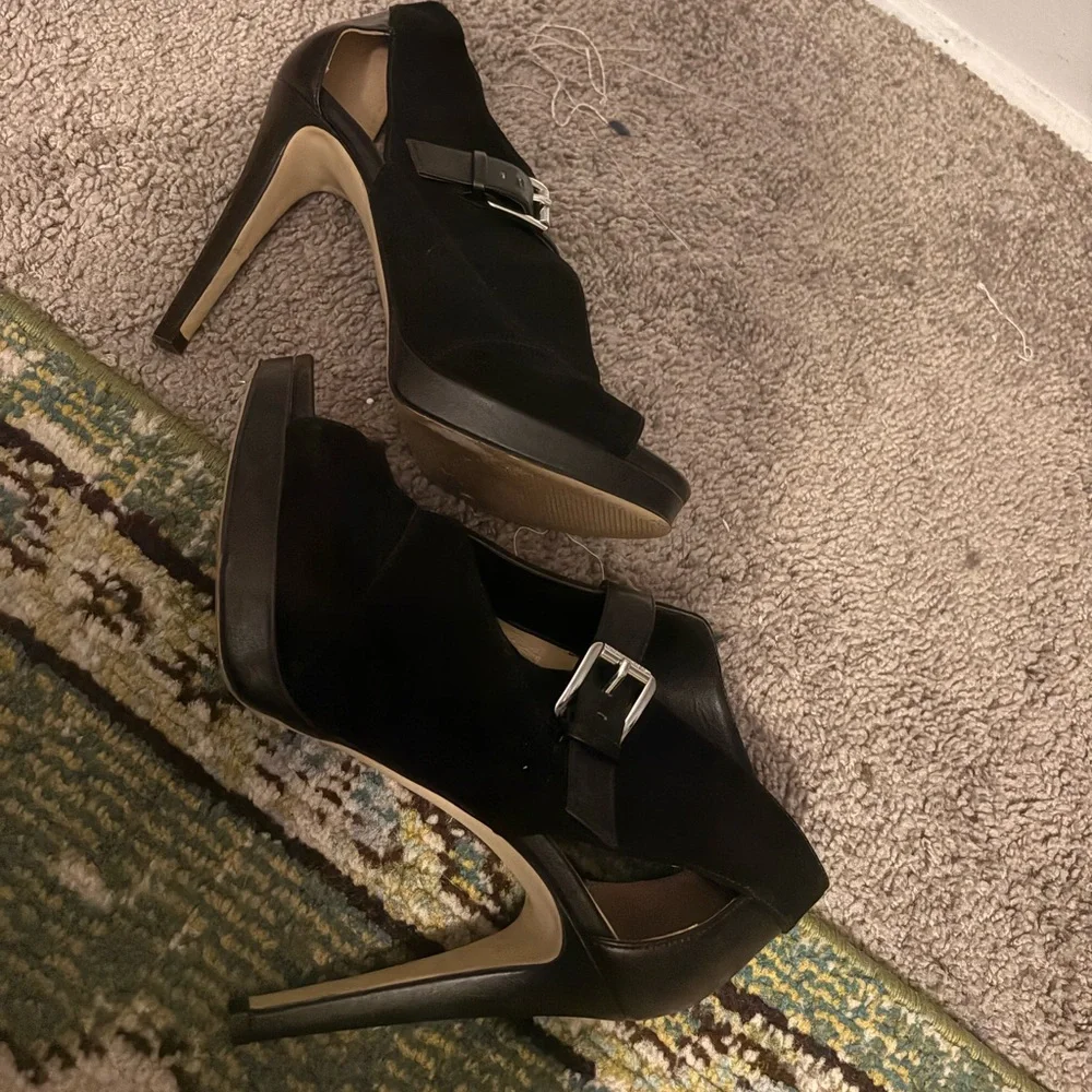 Michael Kors Black Isabella suede‎ and leather stiletto peep toe heel size 8.5